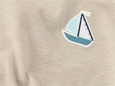 Name It t-shirt island fossil med båd- pæn t-shirt til drenge i størrelse 92 til 6 år